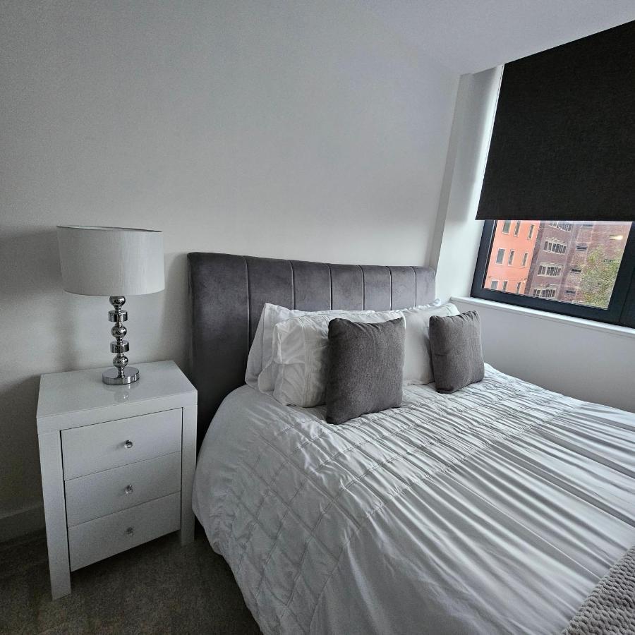 Brand New Trafford Apartment Manchester Kültér fotó